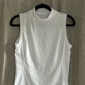 GOTTEX WOMANS WHITE SLEEVELESS MOCK NECK TANK TOP MEDIUM